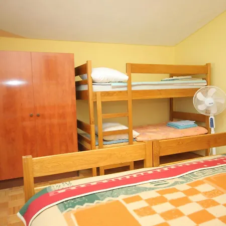 Apartman By The Sea Seline, Paklenica - 6528 Seline